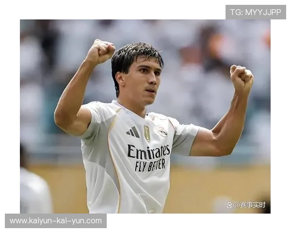 皇马小将贡萨洛脚后跟破门，伯纳乌球迷起立鼓掌