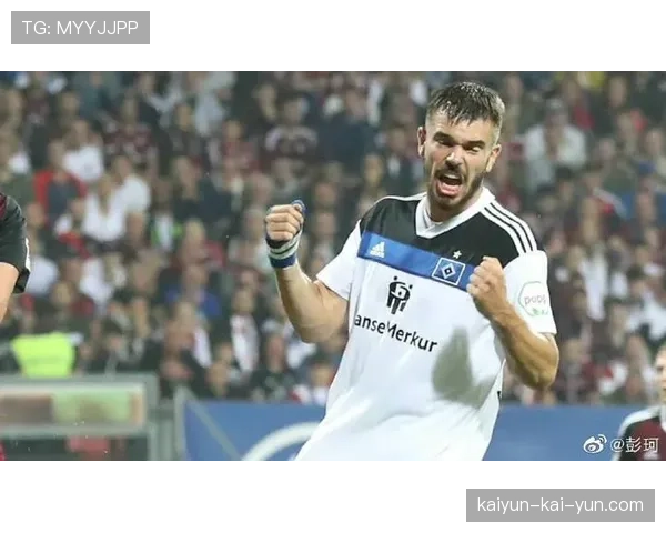 通讯:一次成功的战术角球背后,是长达数周的精密演练。 通讯:一次成功的战术角球背后,是长达数周的精密演练。